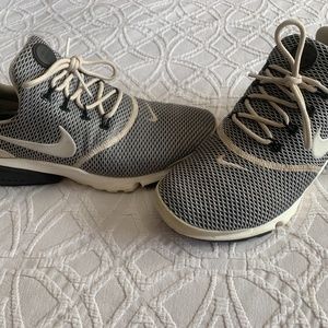 Nike Air Presto Fly SE910570-100